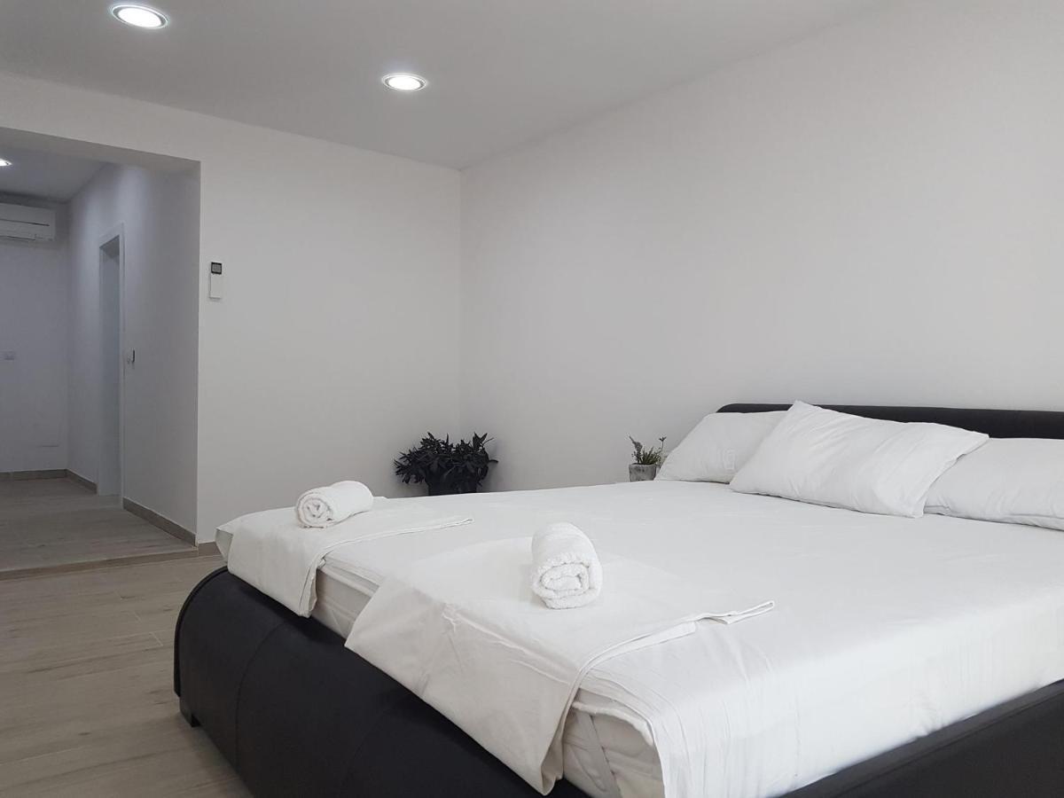 מטינה Rooms Lanterna מראה חיצוני תמונה